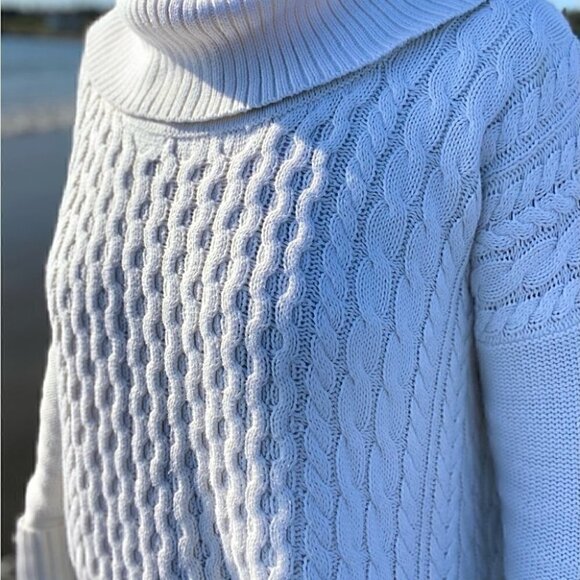 American Eagle Outfitters sweater with cowl neckline, dolman cut, oversized - Picture 2 of 13